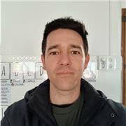 Me adapto al nivel del alumno. Ritmo, acordes, notas musicales, escalas, harmonía, etc. Guitarra y piano